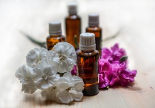 Come scegliere un olio essenziale per l'aromaterapia